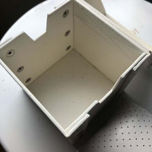 DIESEL Watch Box White Leather Box Faux Snap Closure Pillow Inside For Watch - Picture 6 of 12